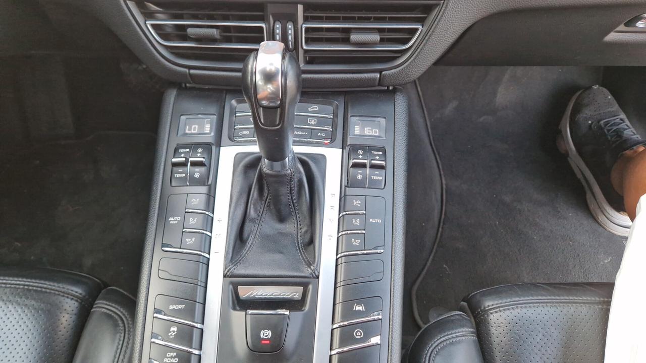 Porsche Macan 2.0-245 cv PDK -2020
