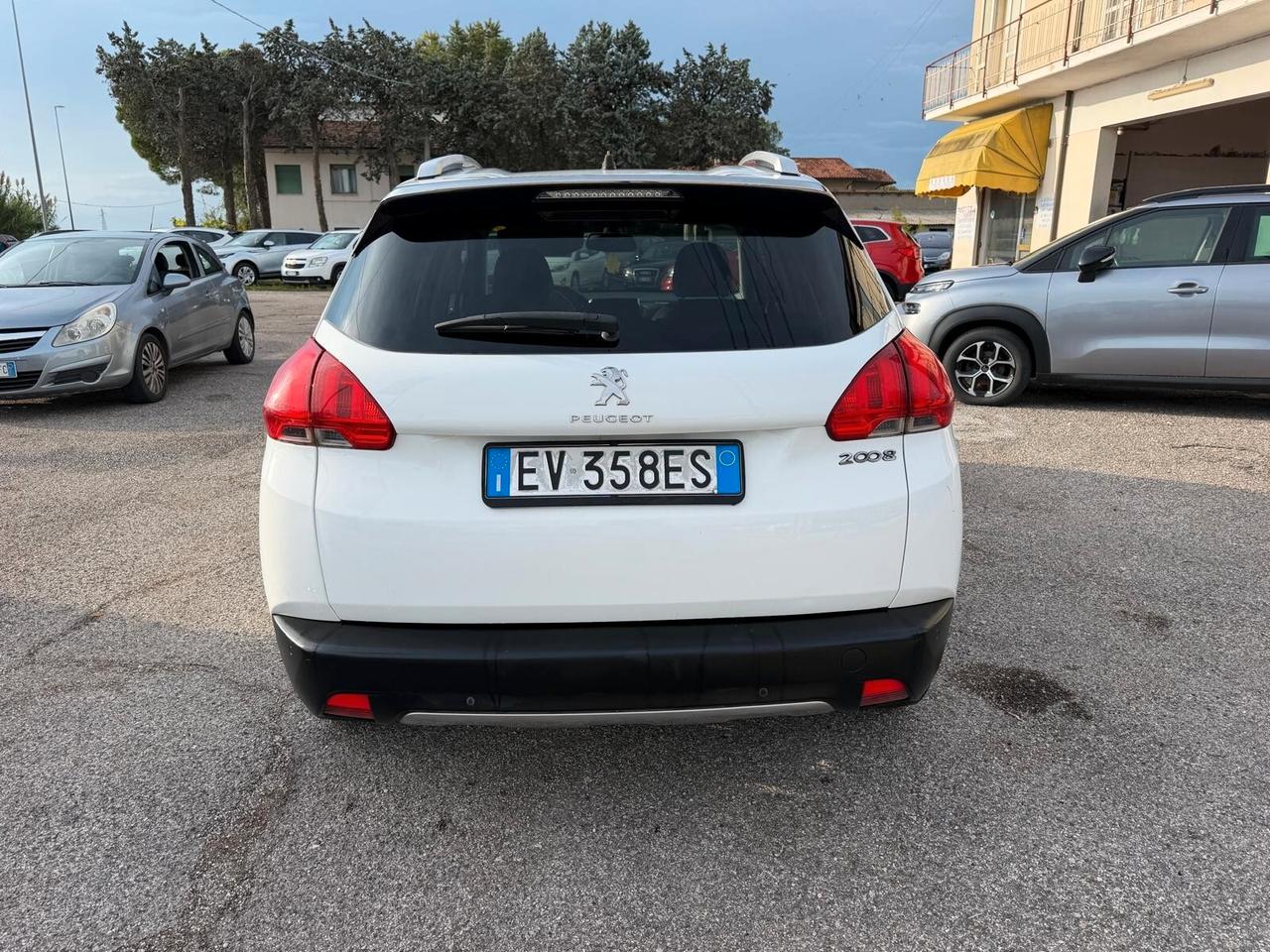 Peugeot 2008 1.2 VTi 82CV Allure