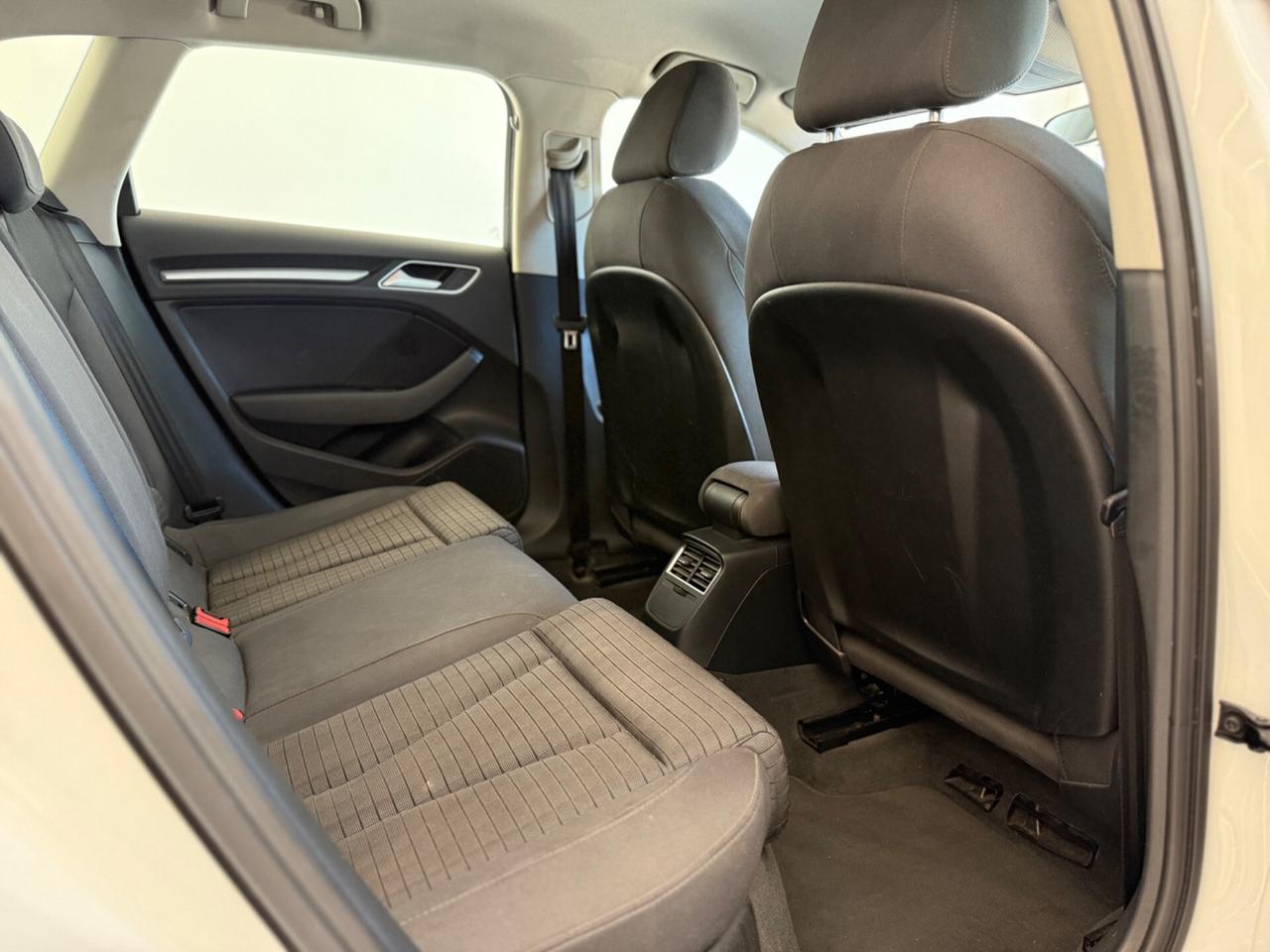 A3 Sportback 1.6 tdi Ambiente 105 cv okneopatentati
