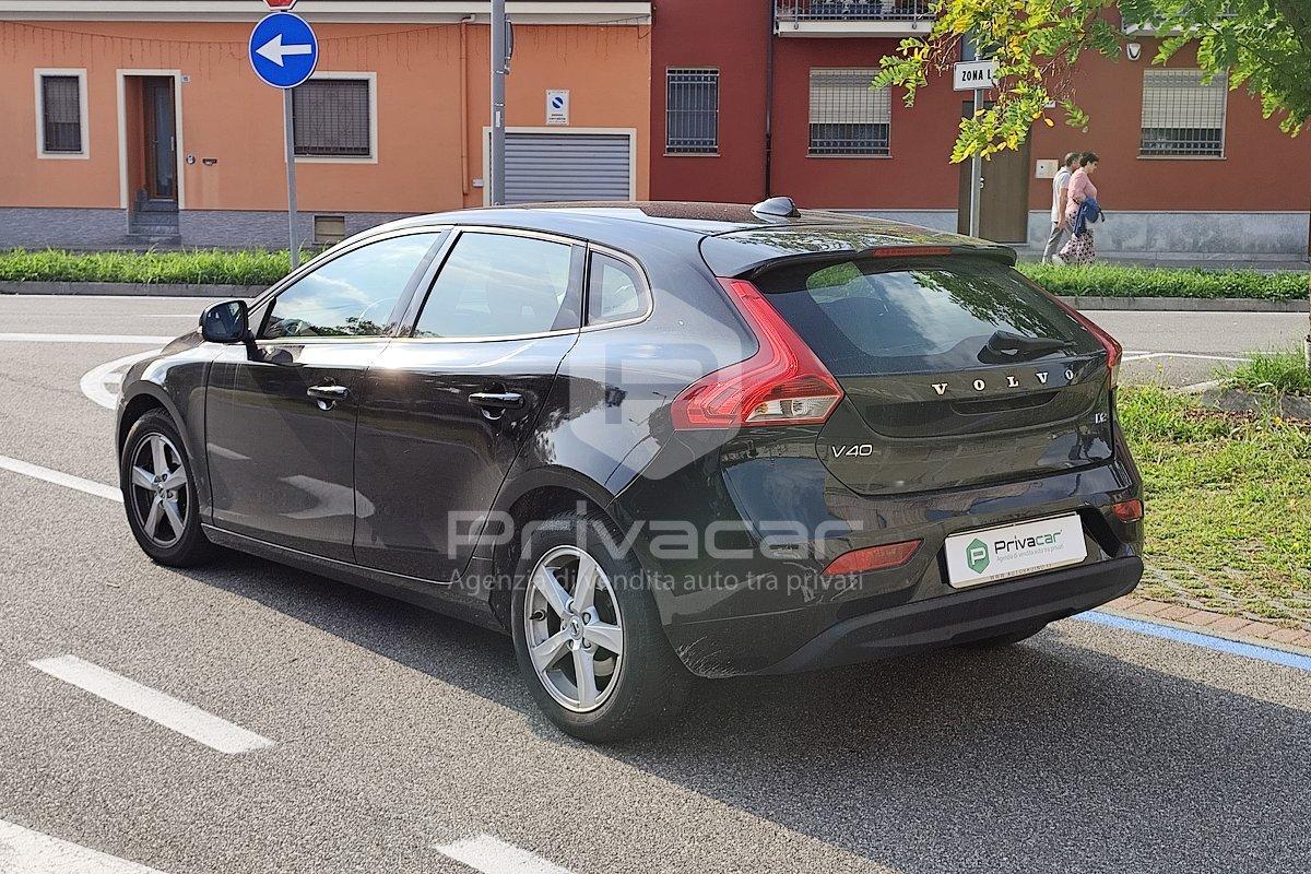 VOLVO V40 D2
