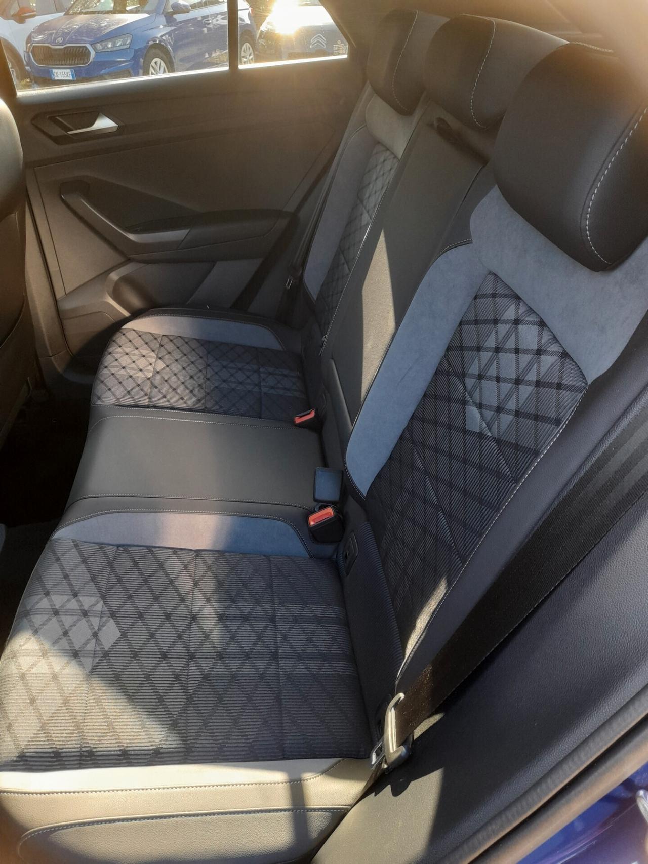 Volkswagen T-Roc 1.0 TSI R-Line PROMO