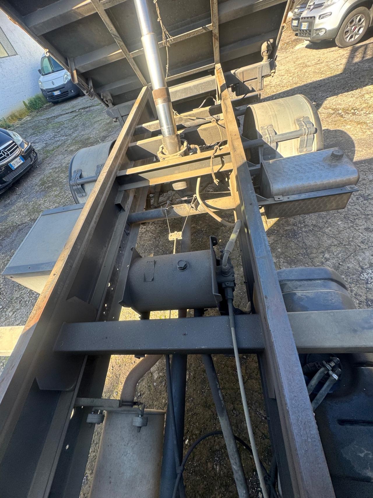 Iveco Daily 35c13 ribaltabile tre laterale anno 2004