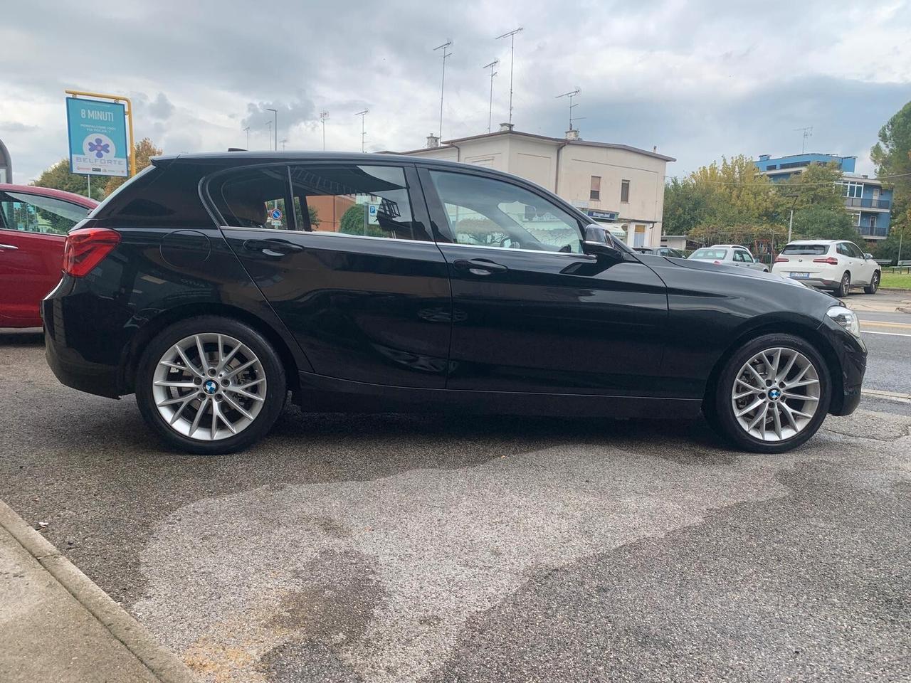 Bmw 118 116d 5p. Urban