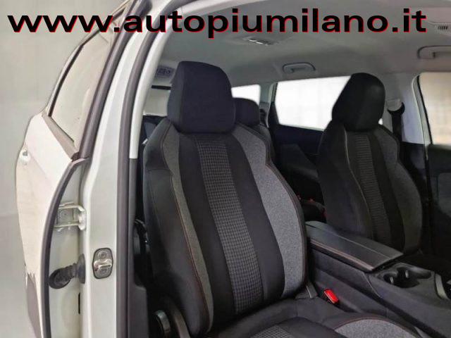 PEUGEOT 5008 BlueHDi 130 S&S EAT8 Active Business