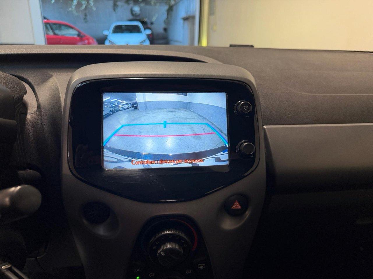 Toyota Aygo 5 Porte Aygo 5p 1.0 x-business m-mt 72cv