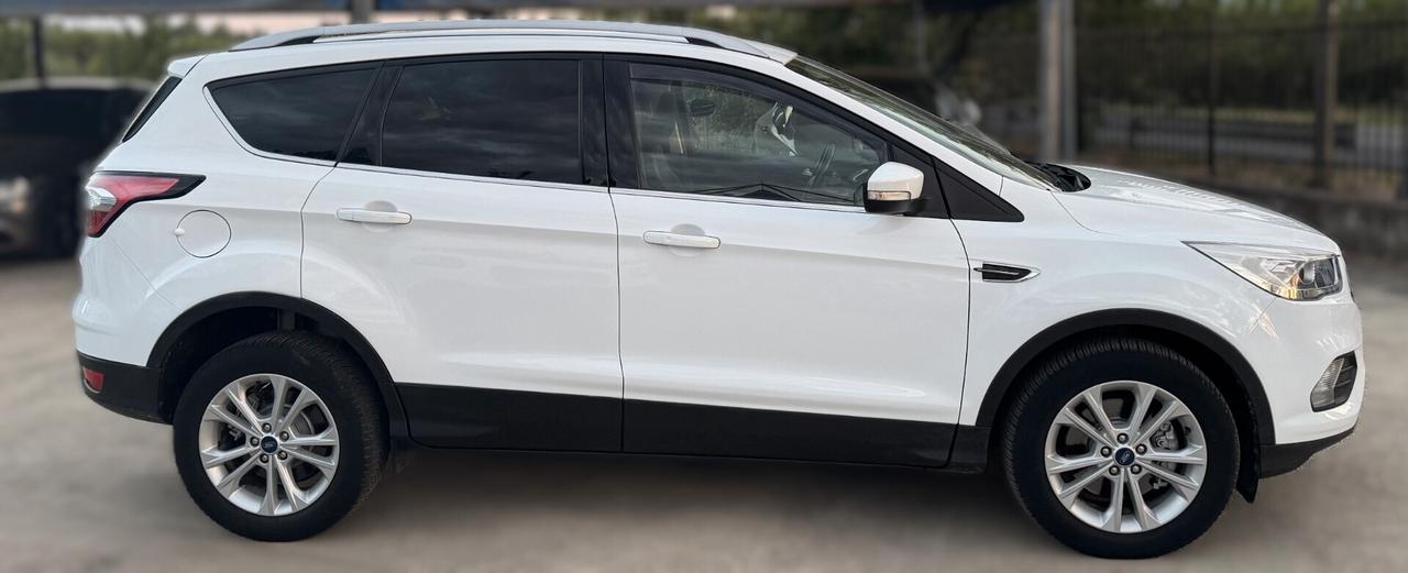 Ford Kuga 1.5 TDCI 120 CV S&S 2WD Powershift Titanium