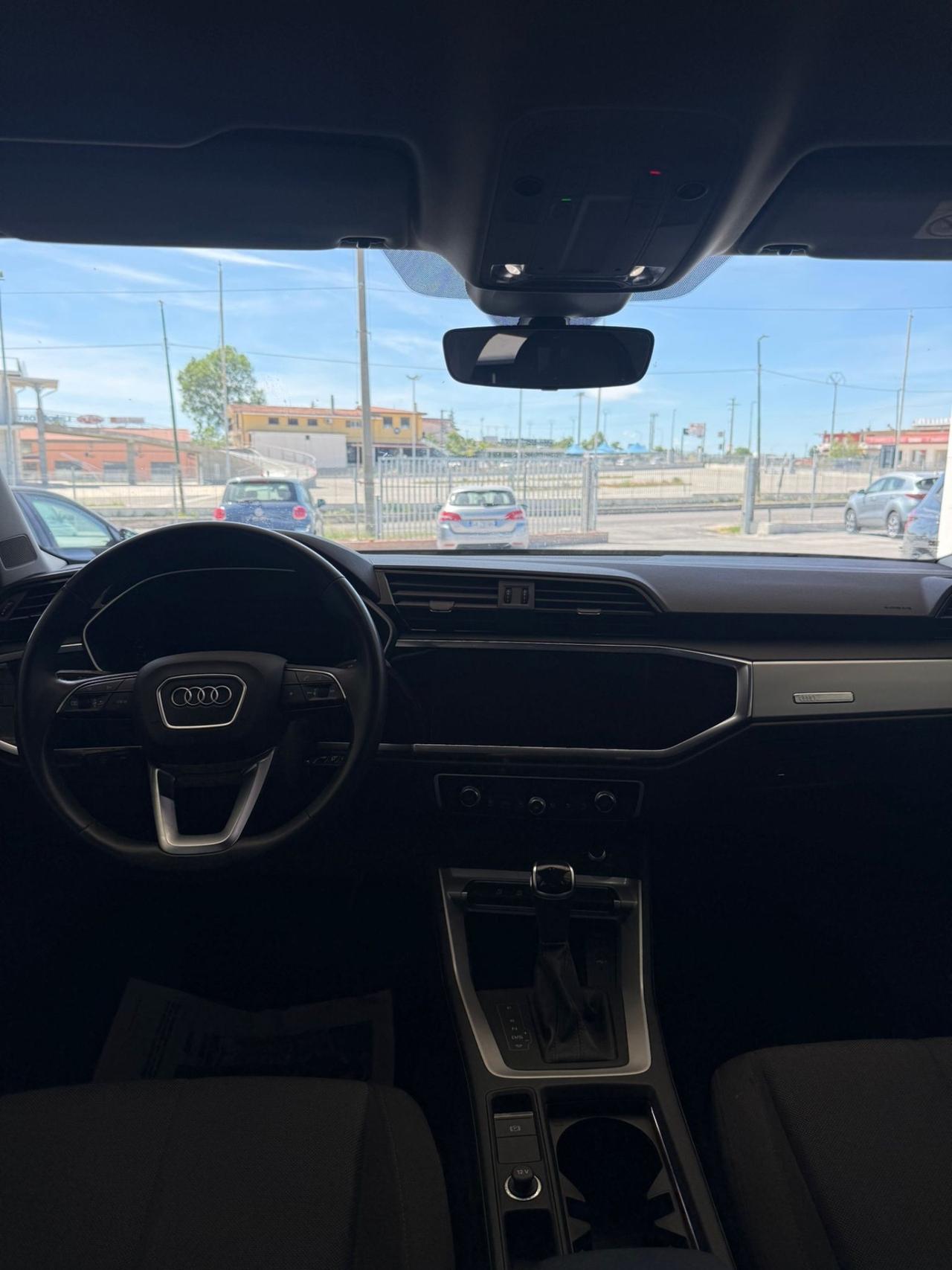 Audi Q3 35 TDI S tronic Business