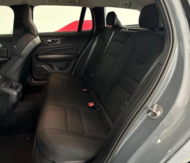 VOLVO V60 B4 (d) Geartronic Momentum Business
