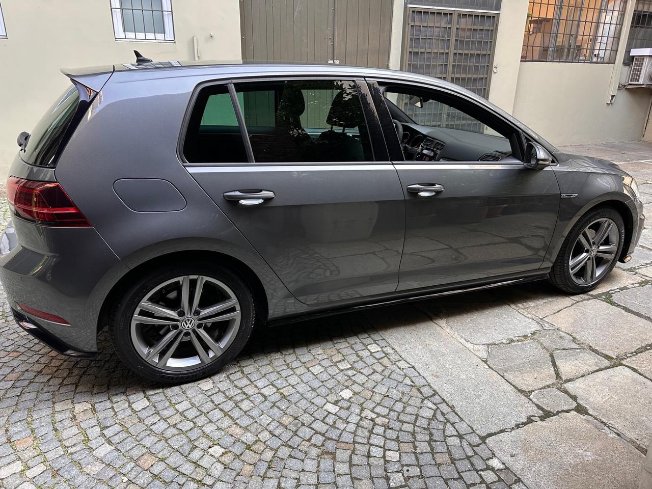 Volkswagen Golf 1.0 TSI *R-LINE*