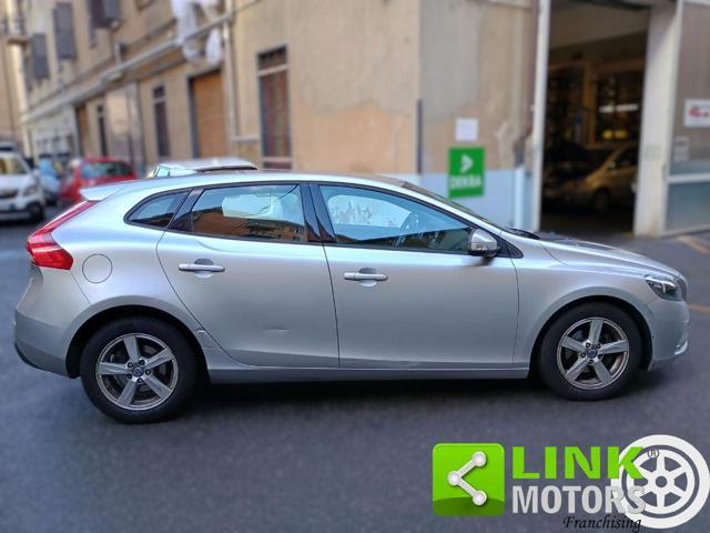 VOLVO V40 D2 1.6 Summum