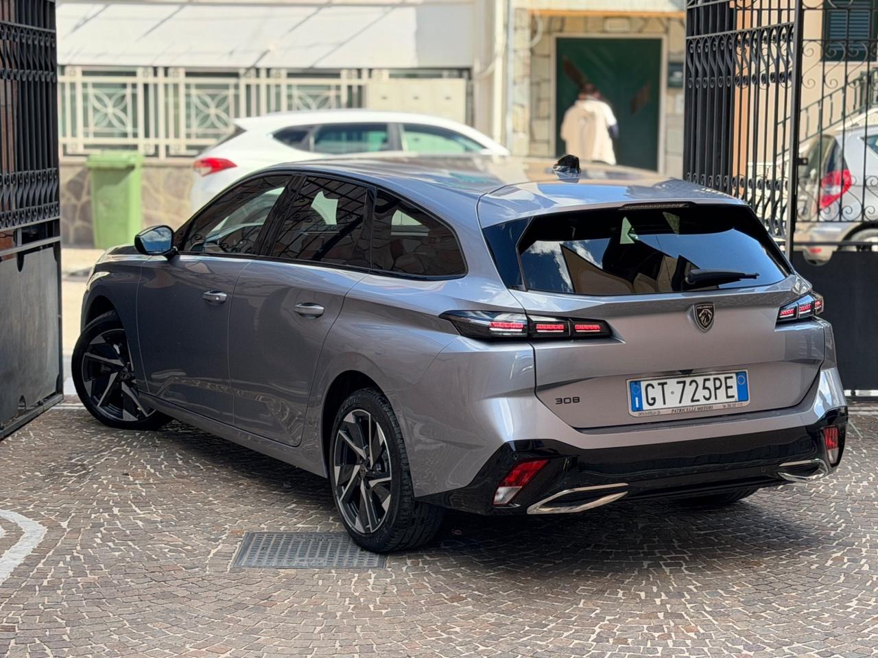 Peugeot 308 BlueHDi 130 S&S EAT8 SW Allure