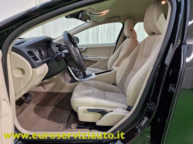 VOLVO V60 T3 Powershift Kinetic