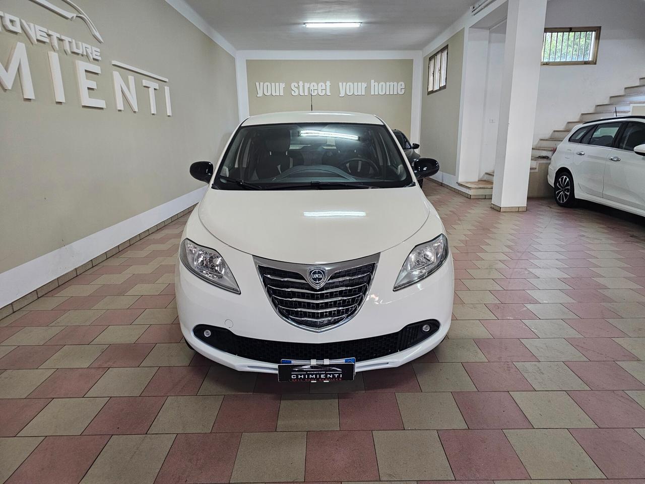 Lancia Ypsilon 0.9 TwinAir 85 CV 5 porte Metano Ecochic Gold