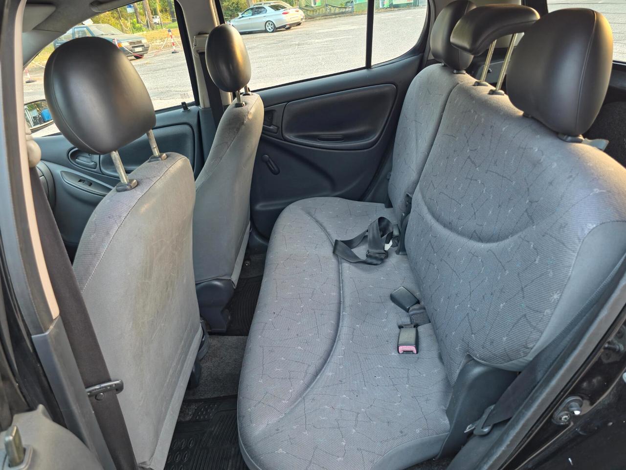 Toyota Yaris 1.0i 16V cat 5 porte Sol CV-65 GPL E3 Manuale NEO 2004
