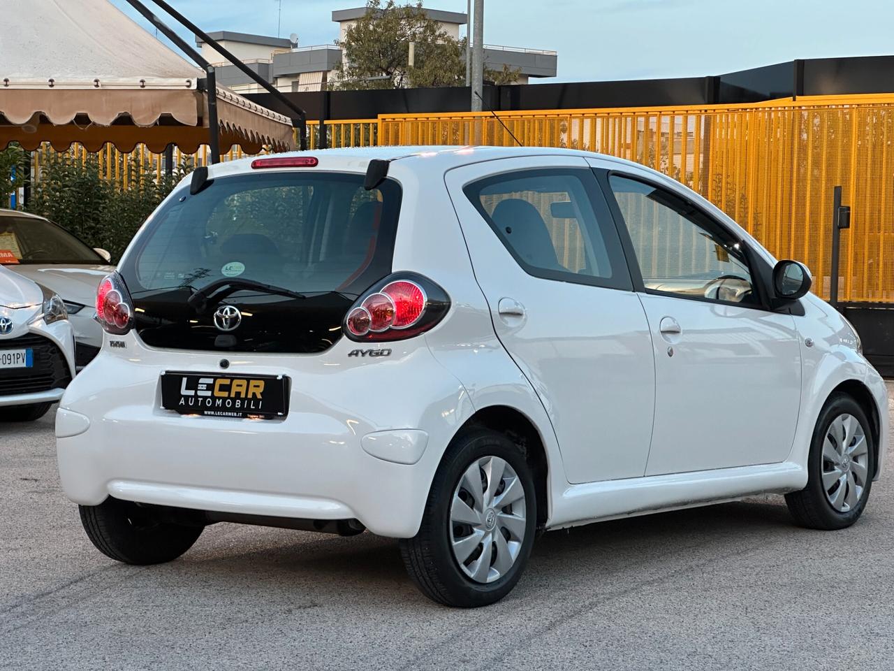 TOYOTA Aygo 1.0 VVT-i 5 porte Lounge Connect M-MT