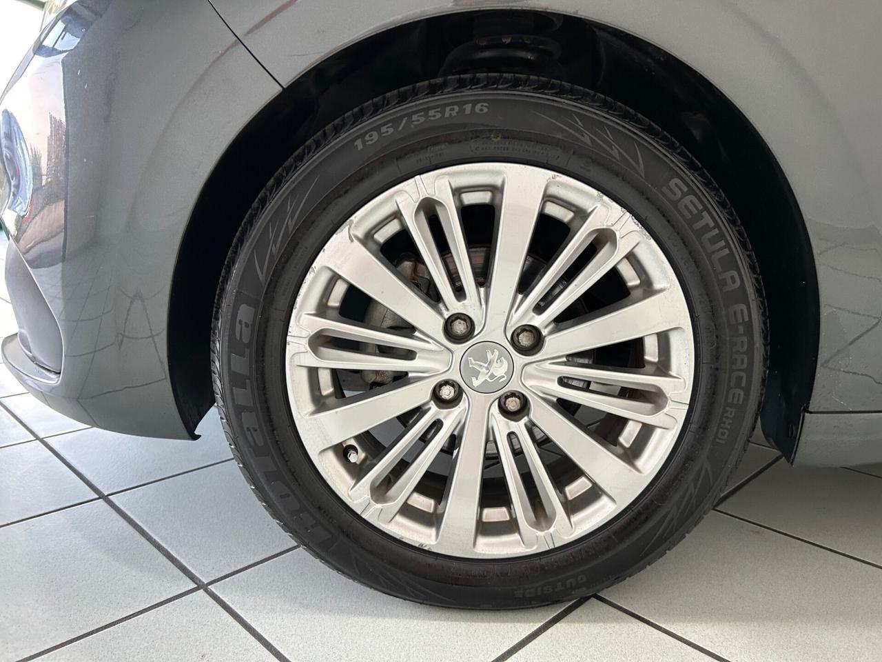 Peugeot 208 BlueHDi 75 5 porte Allure