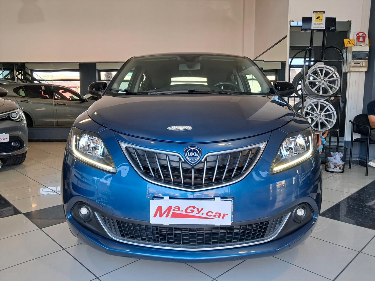 Lancia Ypsilon 1.0 FireFly Hybrid 70 cv Gold