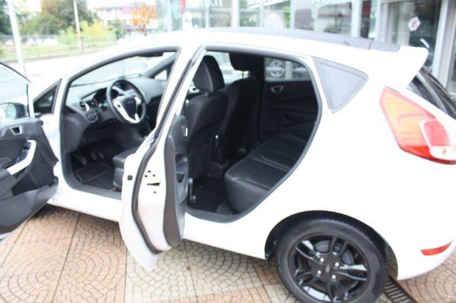 FORD Fiesta 1.2 82CV 5 porte Black & White Edition