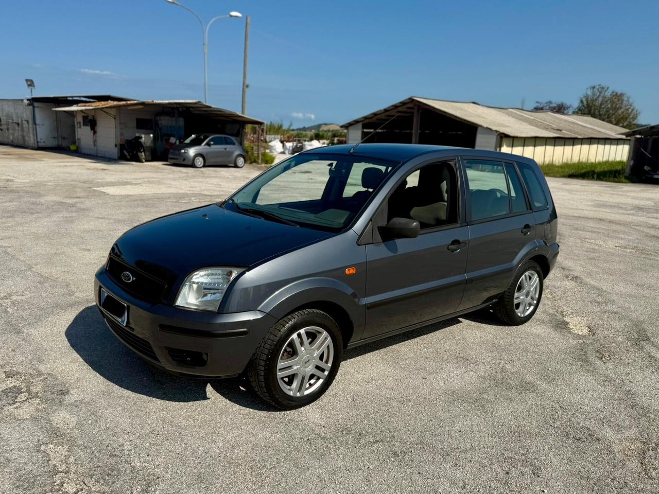 Ford fusion 1.4 benzina 80cv neopatentati 5porte