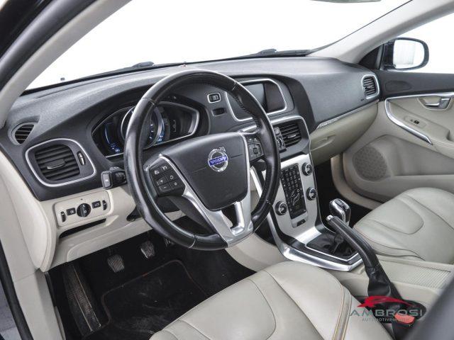 VOLVO V40 Cross Country D2 Volvo Ocean Race