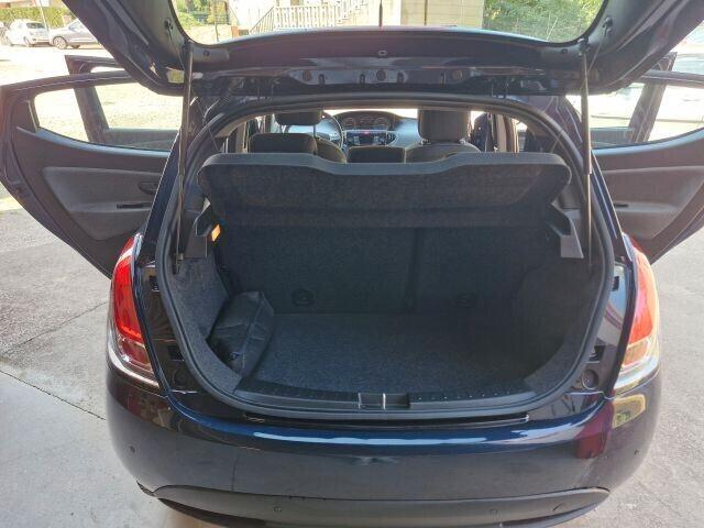 Lancia Ypsilon 1.2 69 CV 5 porte GPL Ecochic Elefantino Blu