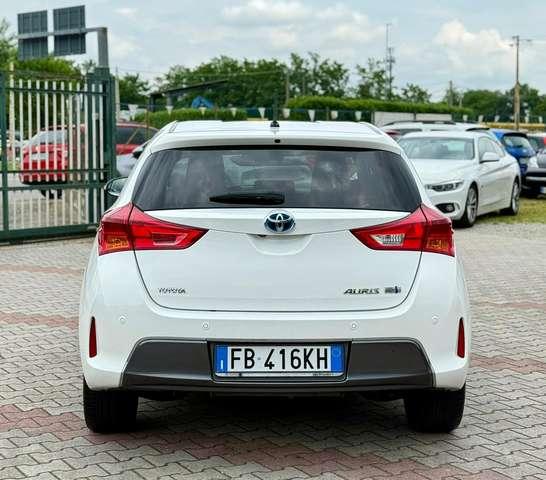 Toyota Auris 5p 1.8h Lounge NEOPATENTATI