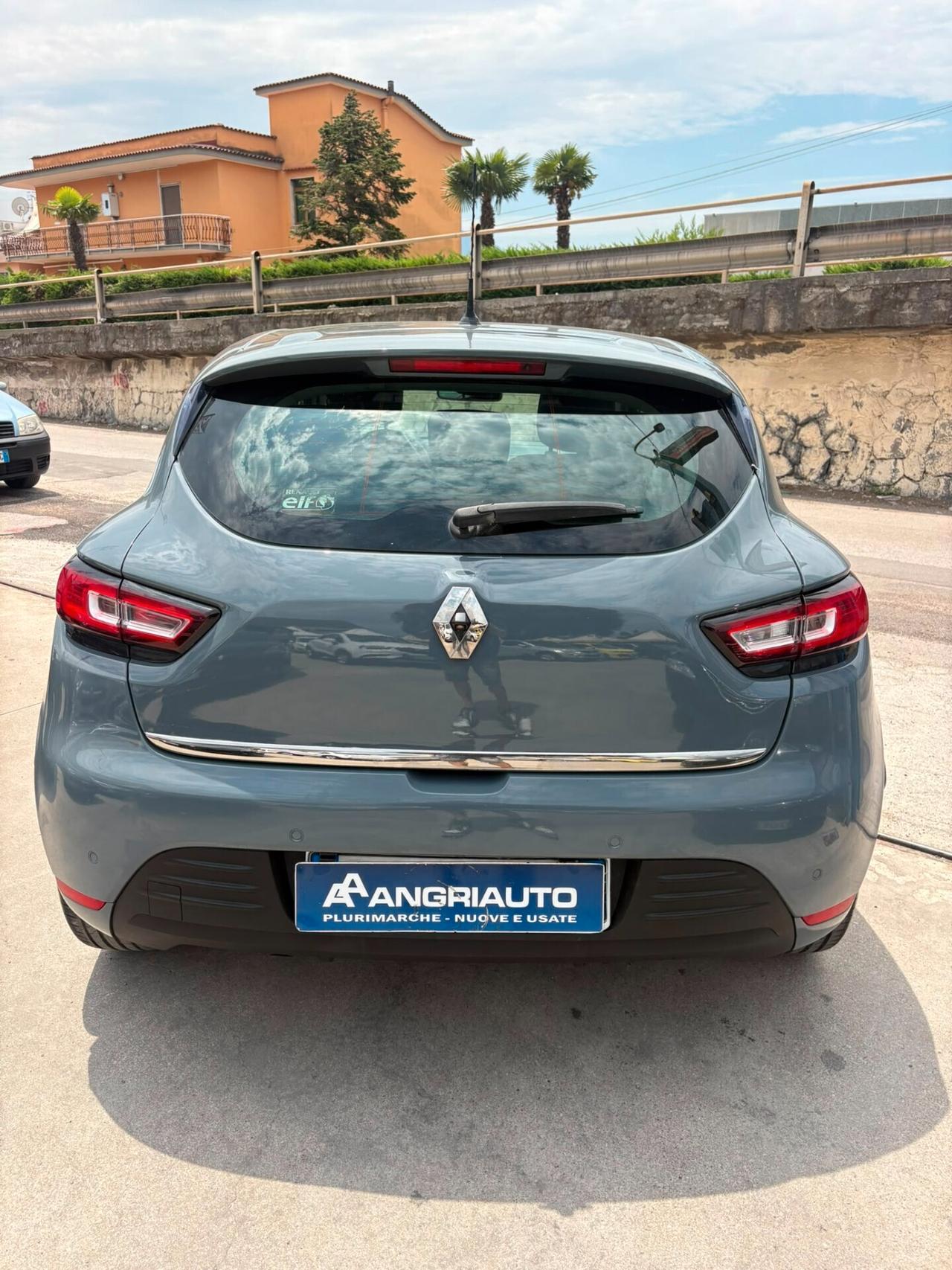 Renault Clio TCe 12V 90 CV GPL 5 porte Moschino Zen