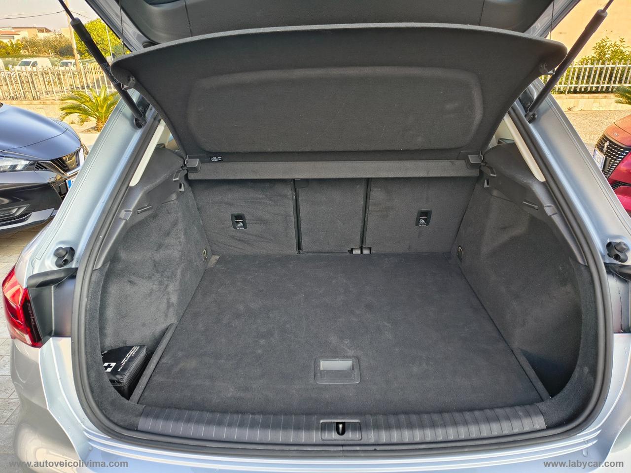 AUDI Q3 35 TDI S tronic Business