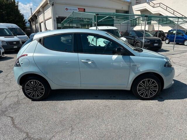 Lancia Ypsilon 1.0 FireFly 5 porte S&S Hybrid Gold