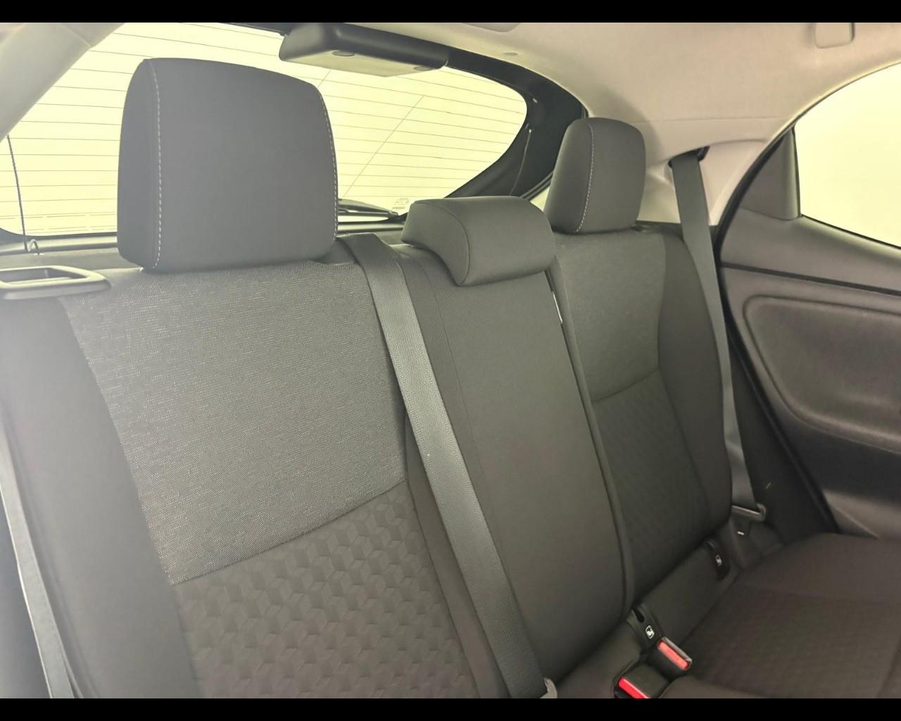 TOYOTA Yaris 1.5h Trend
