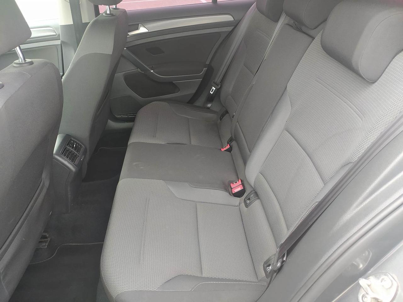 Volkswagen Golf Business 1.6 TDI BlueMotion #11156