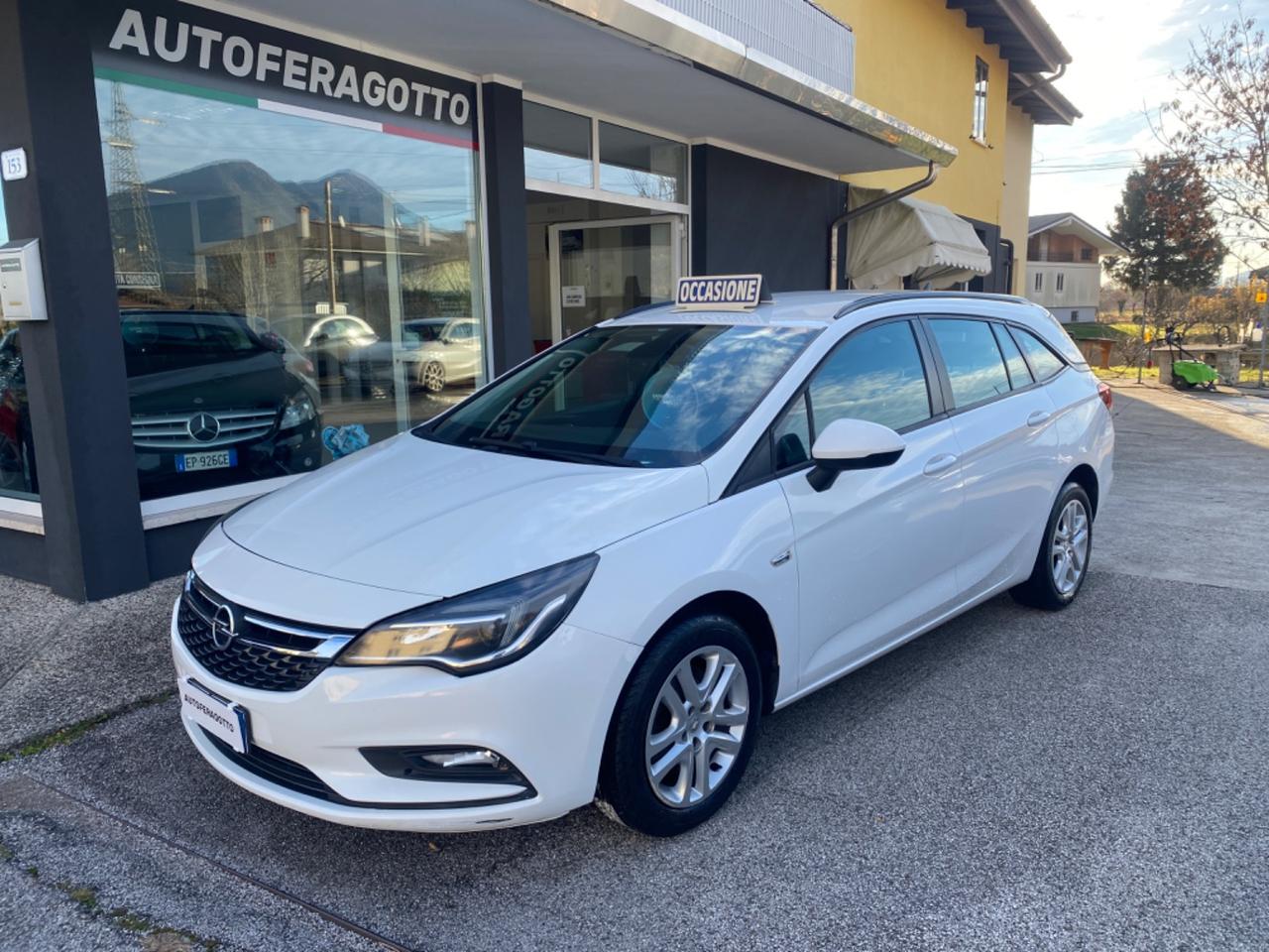 Opel Astra 1.6 CDTI Sports Tourer - automatico