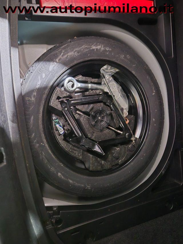 VOLVO V40 D3 Momentum