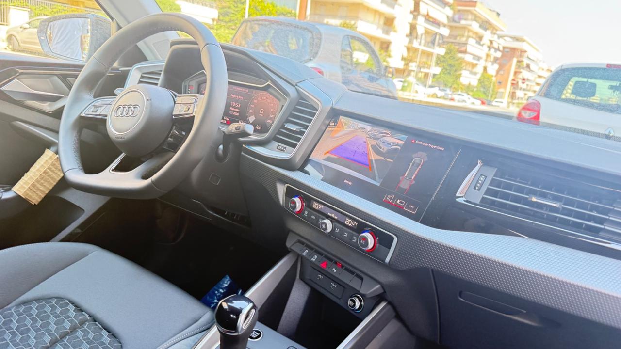 Audi A1 SPB 30 TFSI S tronic line edition LED NAVI KAMERA COCKPIT PDC BLUETOOTH CERCHI 17