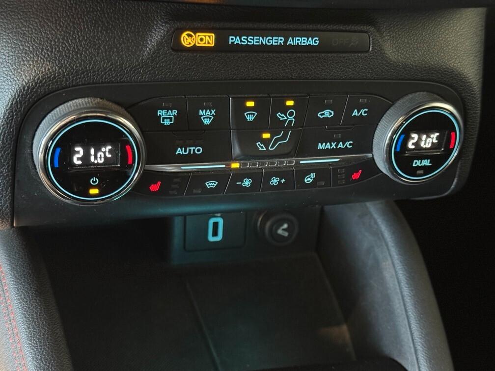 Ford Focus 1.5 ecoboost ST-Line Led Navi App conn 18"