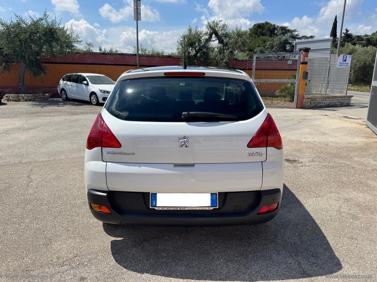 PEUGEOT 3008 BUSINESS 1.6 HDi 110CV