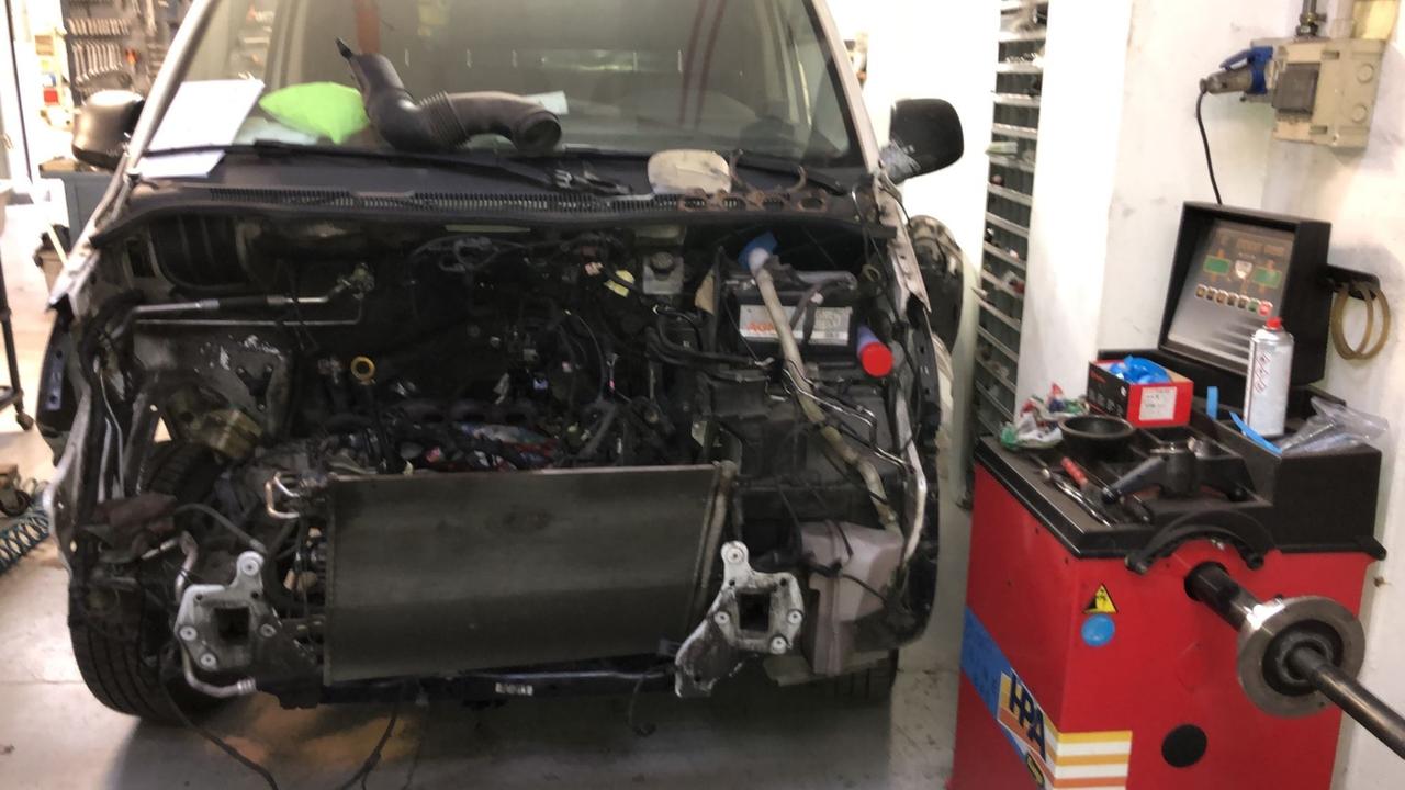 Volkswagen Transporter 2.0 Tdi 3p Distribuzione Rotta