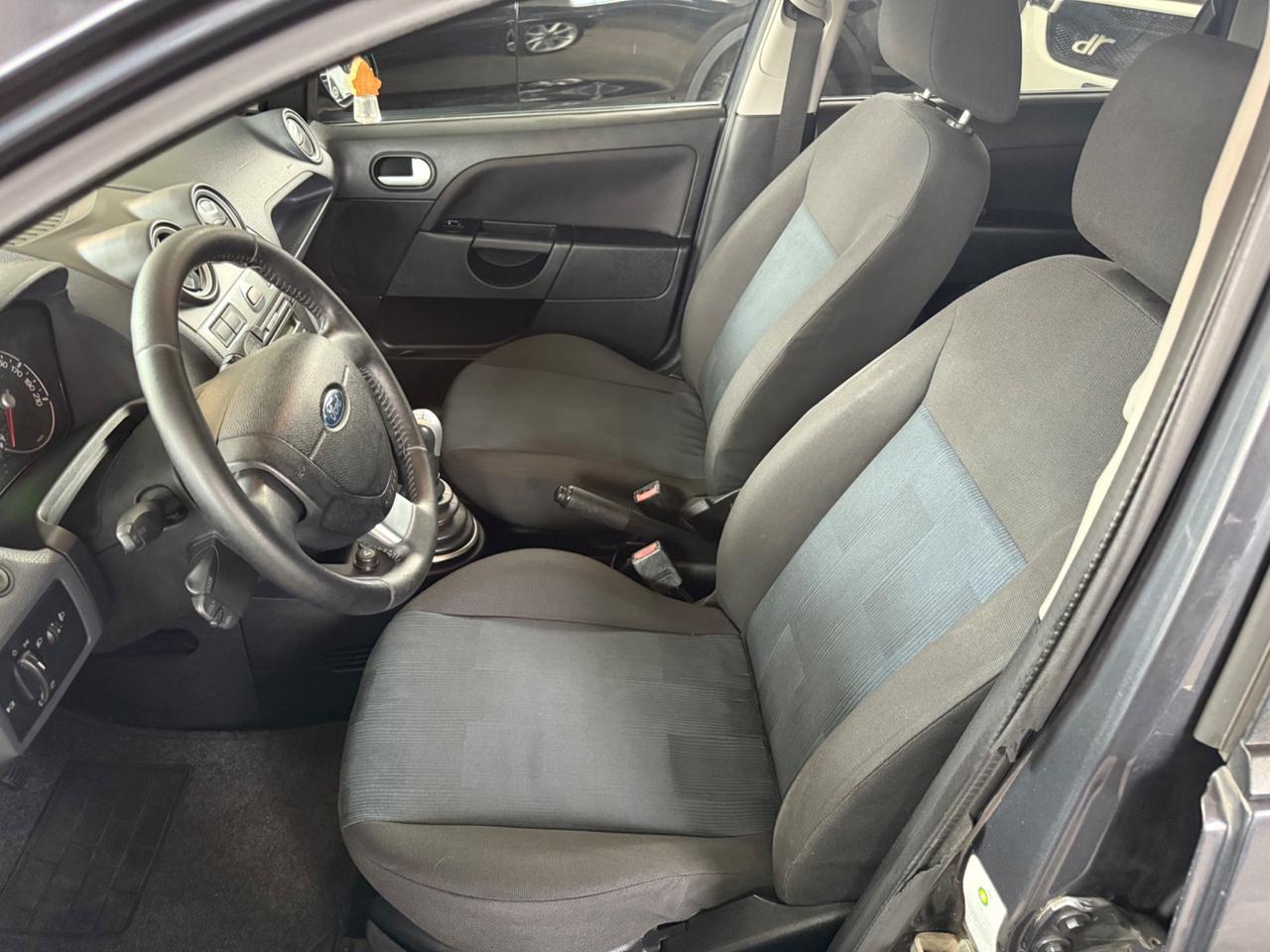 Ford Fiesta 1.4 TDCi 5p. Ghia GRANDINATA