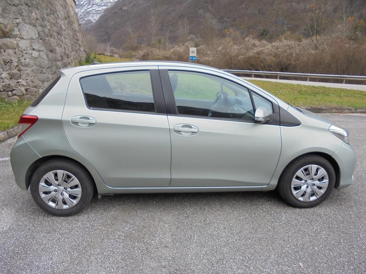 TOYOTA YARIS 1.0 VVT-i ACTIVE – UNIPROPRIETARIO-
