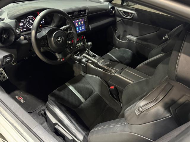 TOYOTA GR86 WHITE PERLA MILTEK PREMIUM SPORT