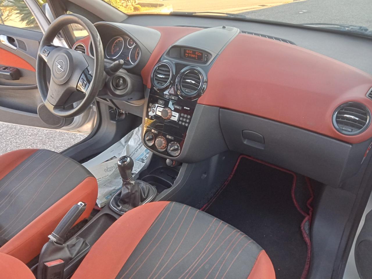 Opel Corsa 1.2 5 porte Club 2010