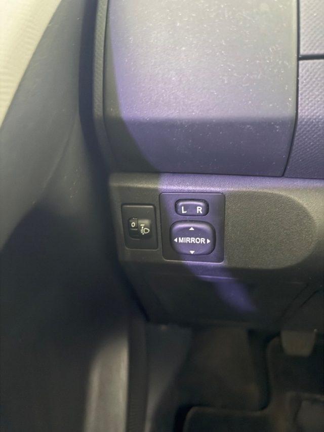 TOYOTA Yaris 1.0 5 ,porte Sol