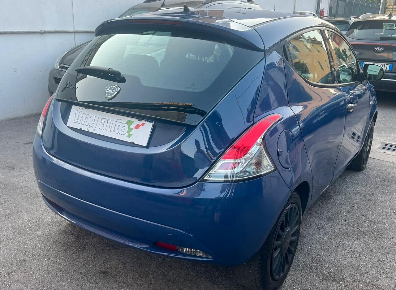 Lancia Ypsilon 1.2 69 CV 5 porte GPL Ecochic Elefantino Blu