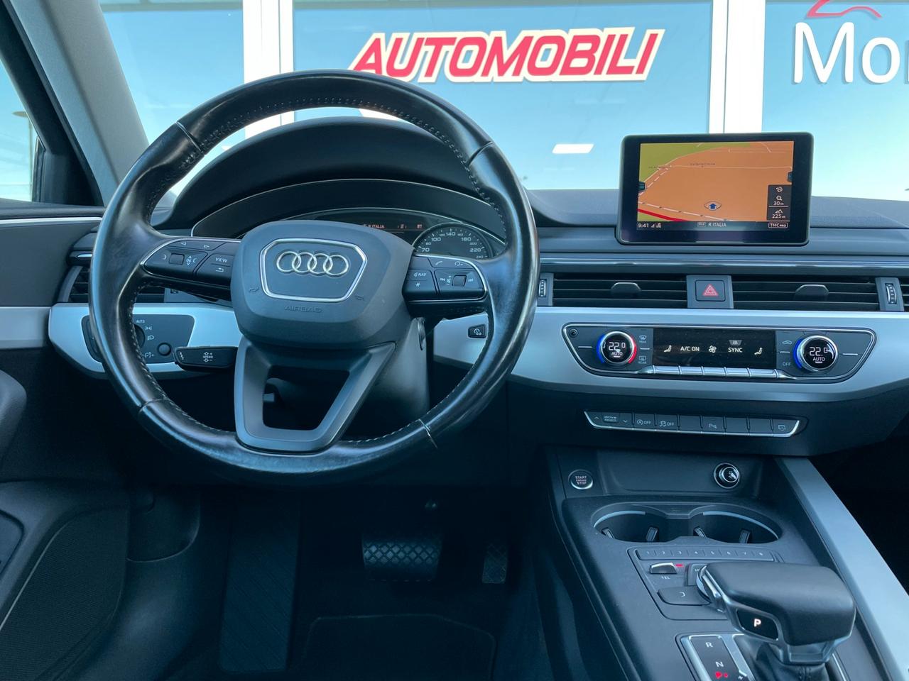 Audi A4 Avant 2.0TDI QUATTRO! AUTOMATICA! FARI LED