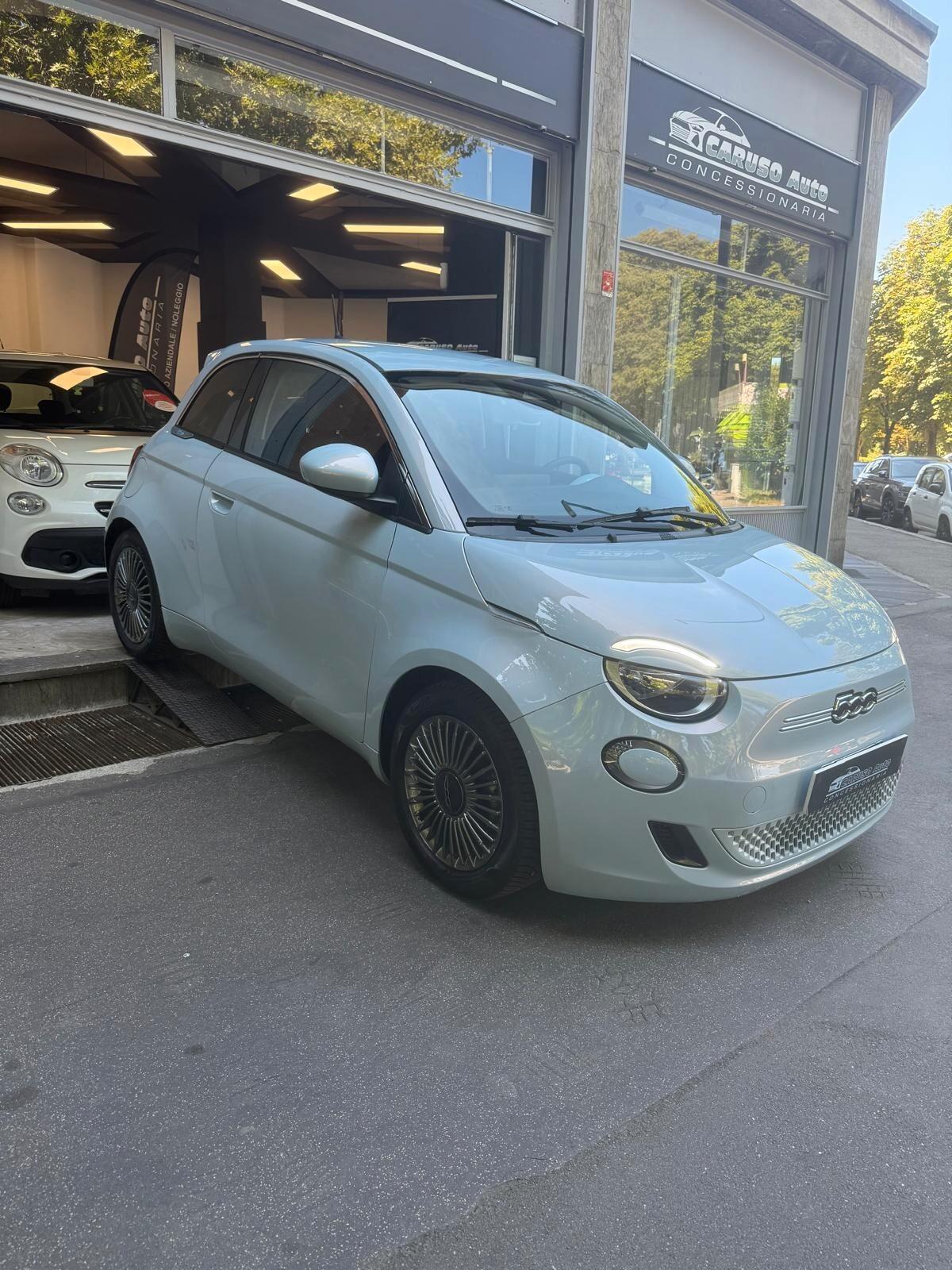 Fiat 500 500e Berlina icon batteria maggiorata