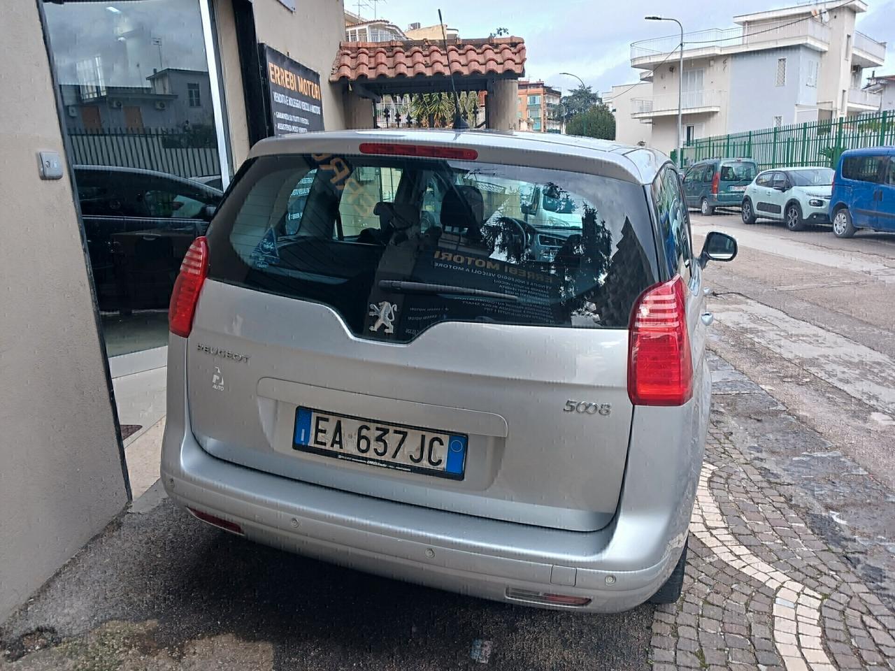 Peugeot 5008 1.6 HDi 7 POSTI