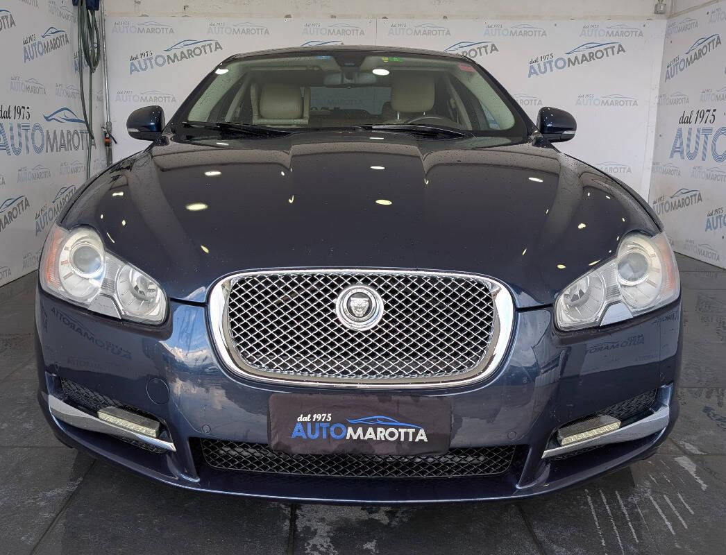Jaguar XF 2.7d Luxury auto UNI-PROPRIETARIO!