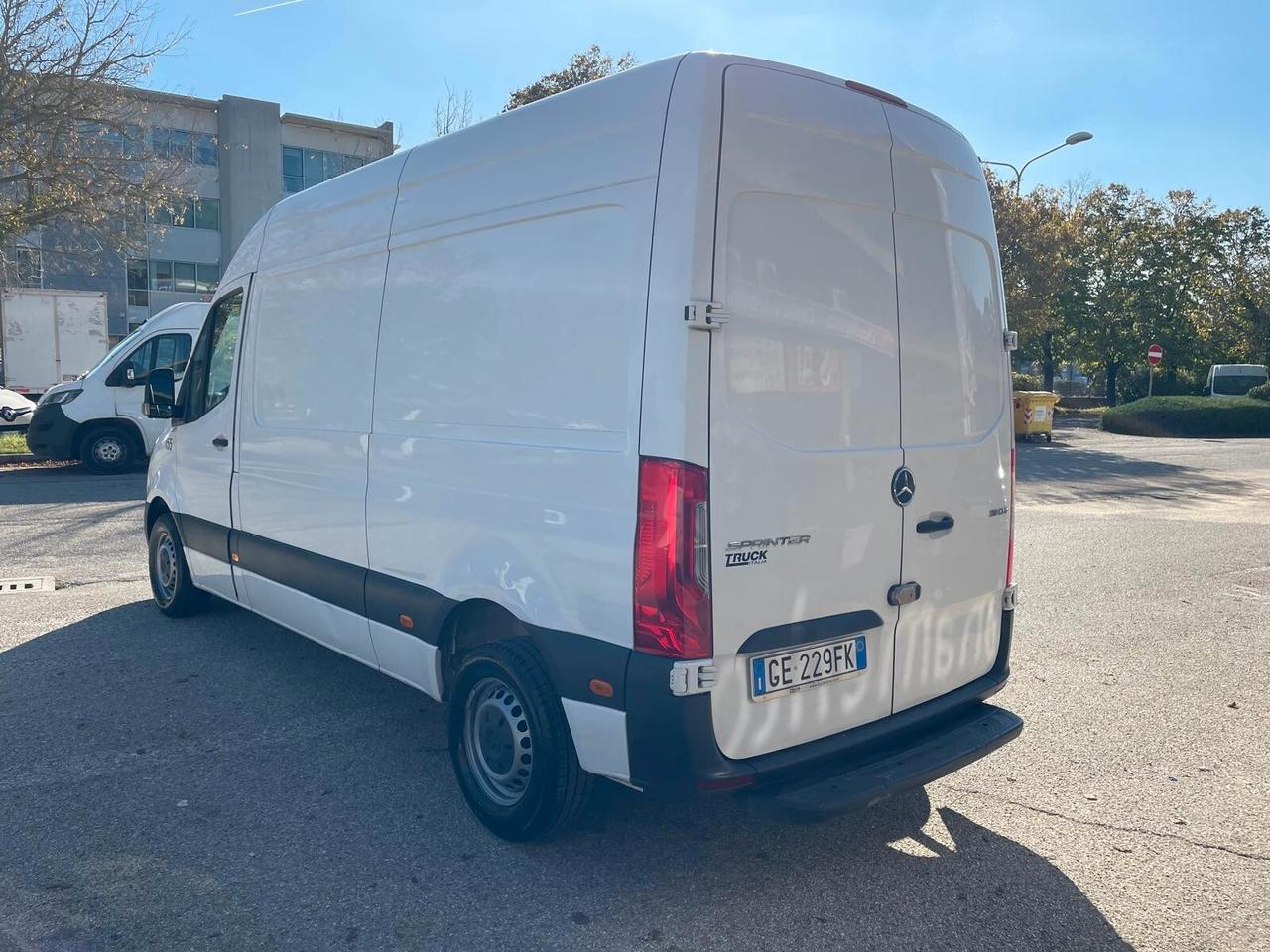 Mercedes Benz Seleziona Sprinter 33 311 CDI FWD TA Furgone L2H2