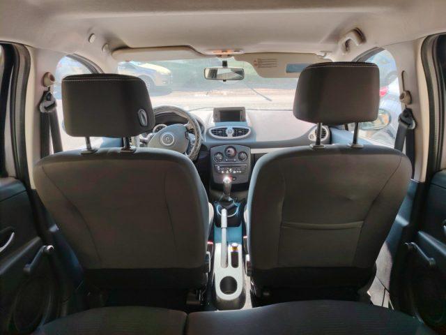 RENAULT Clio 1.2 16V 5 porte Luxe NEOPATENTATI