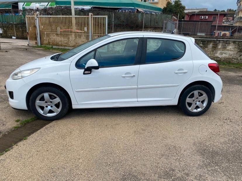 Peugeot 207 1.4 HDi 70CV 5p. Leggi InserzIone